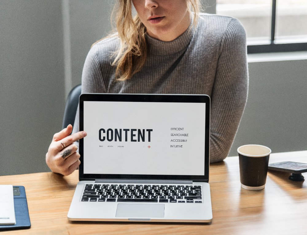 7 Best Types of Content For Personal Branding in 2025 - feeatured image